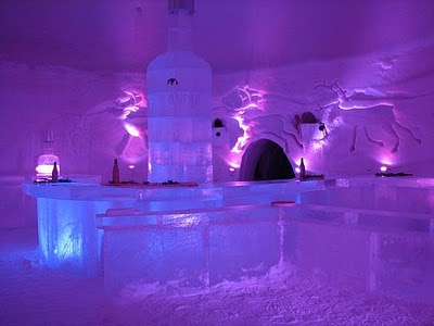 أغرب مطاعم في العالم Lainio Snow Village Ice Restaurant%2C Finl%C3%A2ndia- Restaurante de gelo.